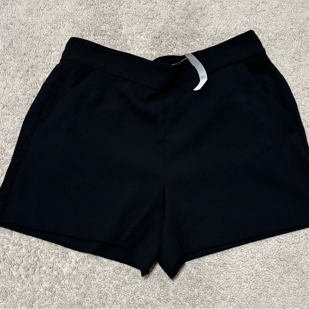 Loft Women’s Black Shorts Small‎